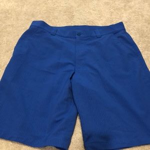 Men’s golf shorts